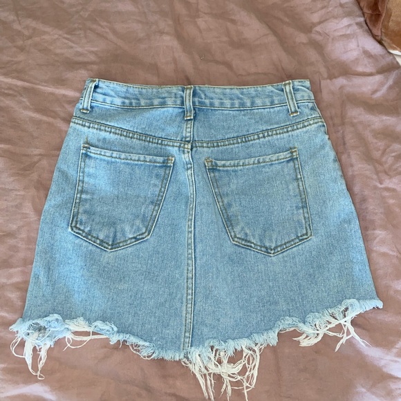 DISTRESSED DENIM MINI SKIRT - Picture 2 of 4